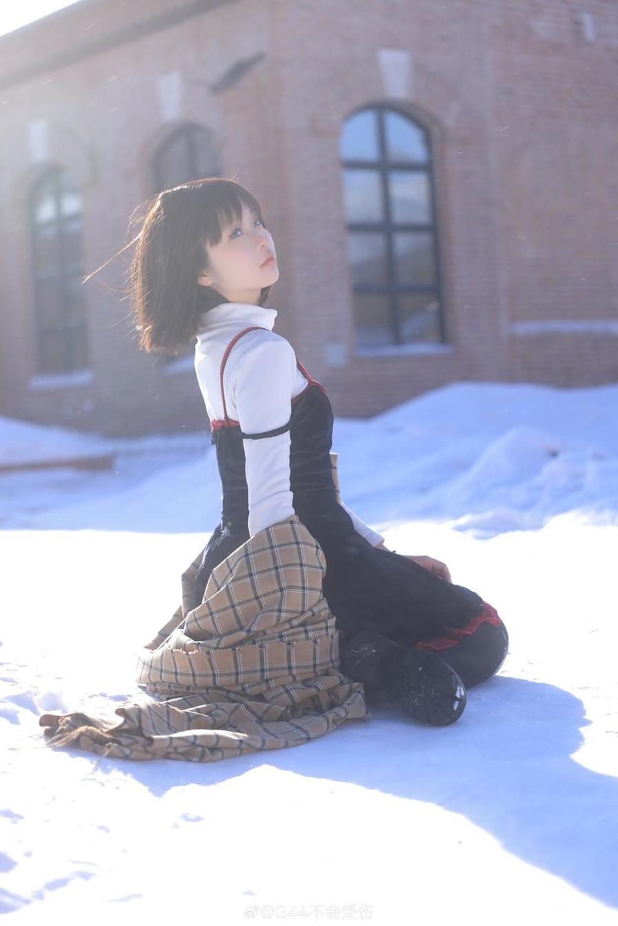 一脸帅气！放眼望去g44不会受伤魔王大人的照片摄人心魄