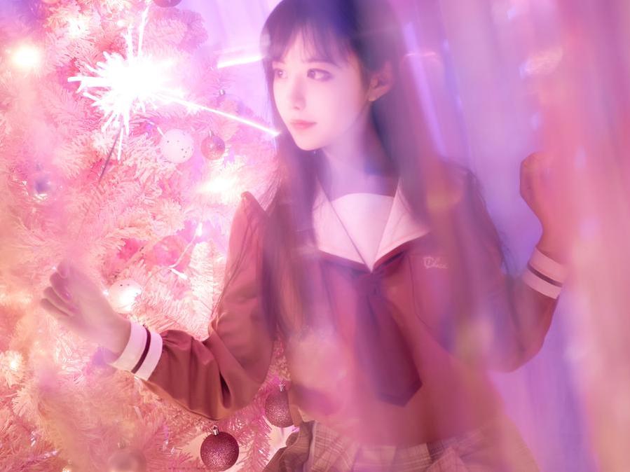 shika小鹿鹿旗袍：花枝招展的cos作品