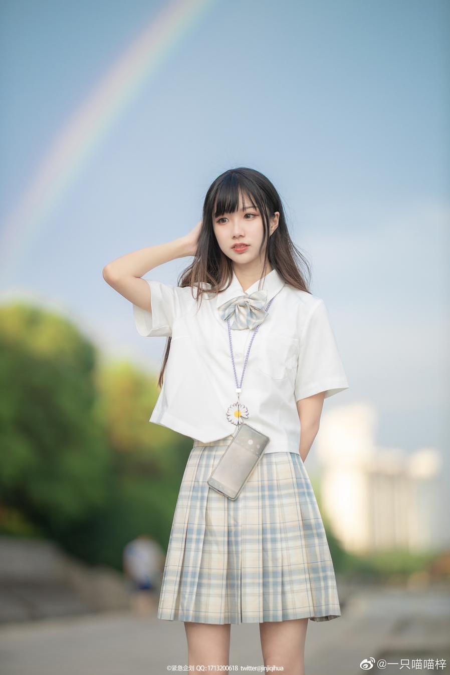 领略一只喵喵梓免费的摄影新作