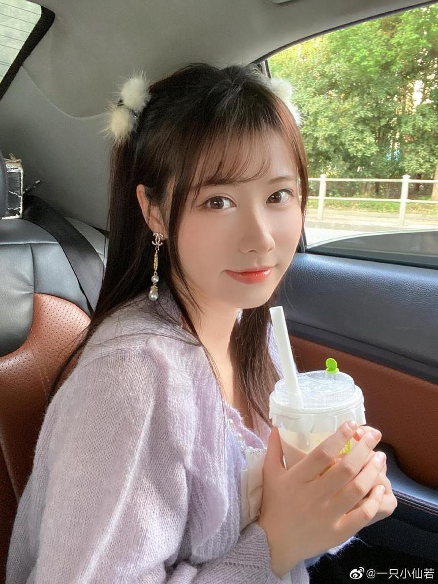 亲自拍摄的一只小仙若露高清壁纸原图，绝对不容错过