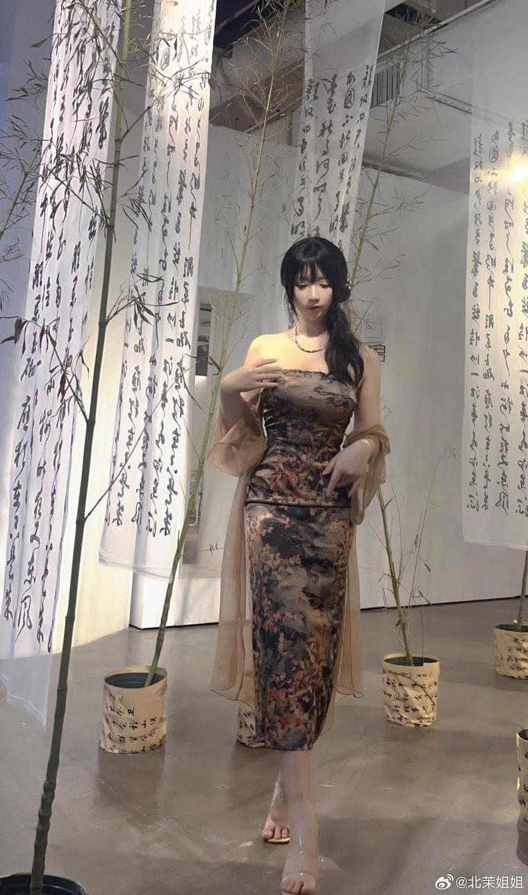 万花筒照片一网打尽！九曲jean狂三图包带给您绝佳视觉享受