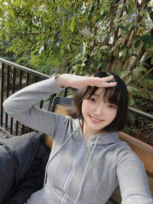 真人cosplay，“云溪溪奶桃桃十七”一图看懂她的魅力所在。