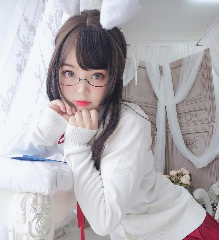 你烨烨最新之无删美图，流连忘返