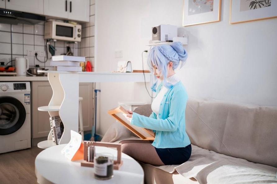 肉蔻凉凉子微博，分享最新cos作品