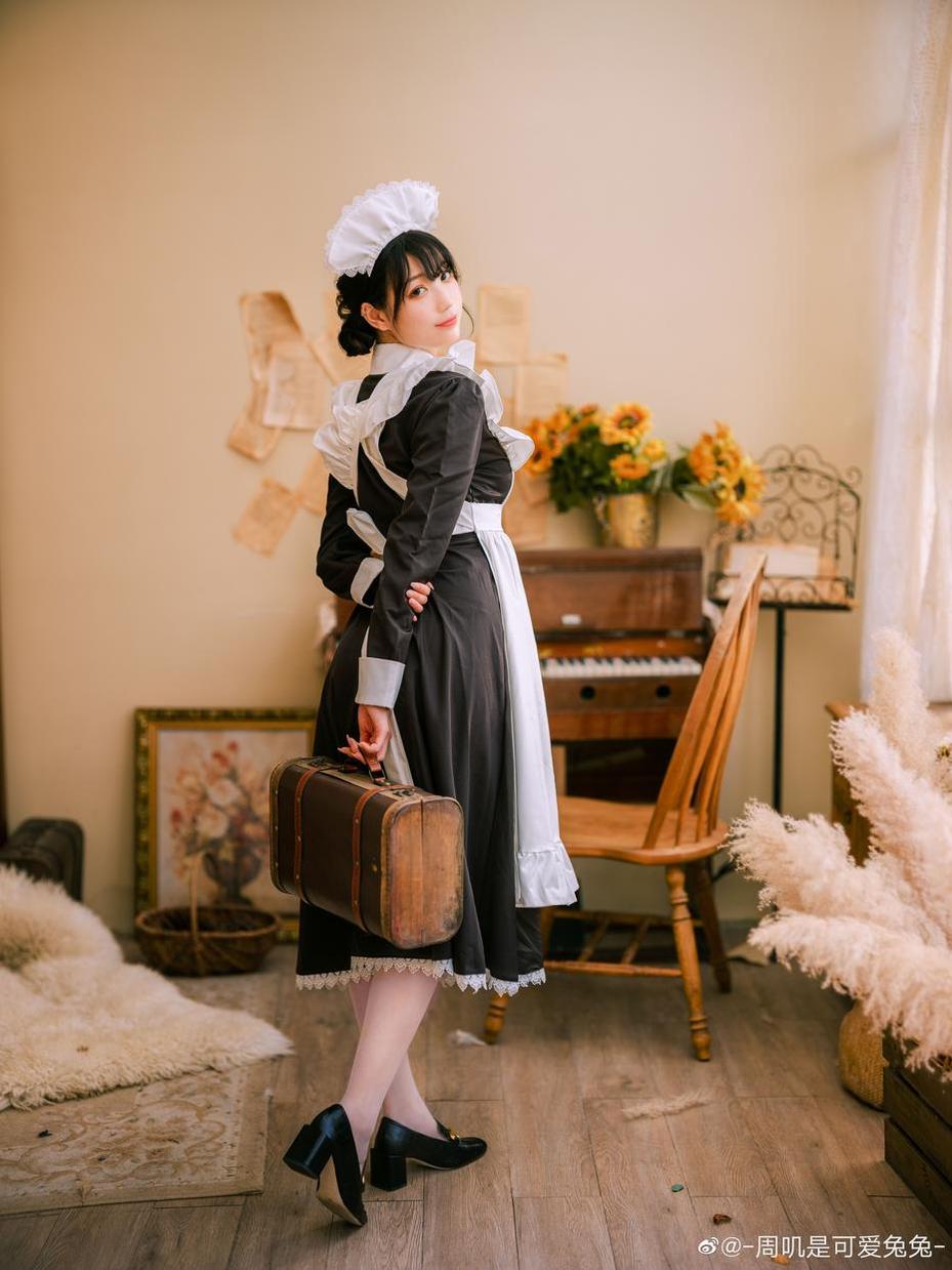 周叽是可爱兔兔水波粼粼的cos创作何等神来之笔图包