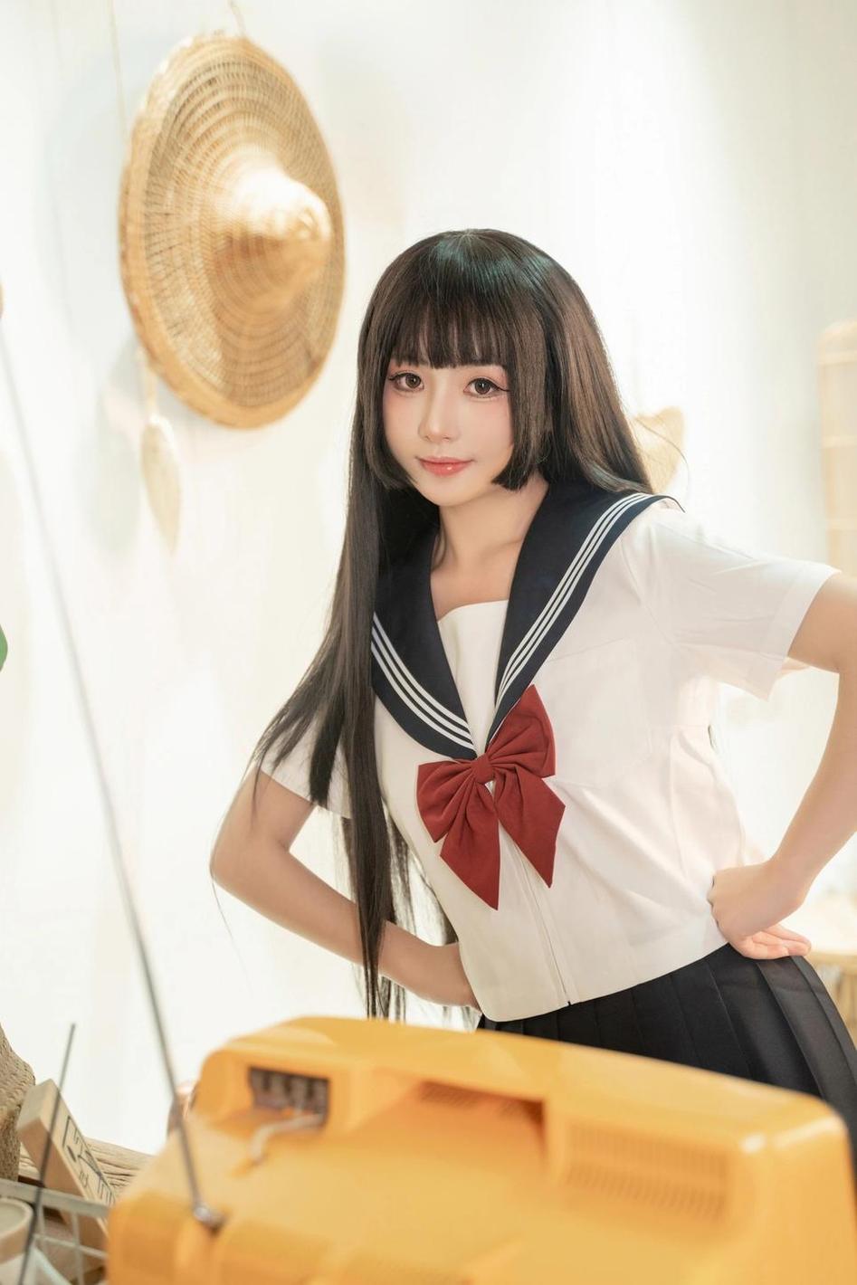 我们只想看喵小吉拍的照片！全部都是高清的！她拍摄的是正规的吗？