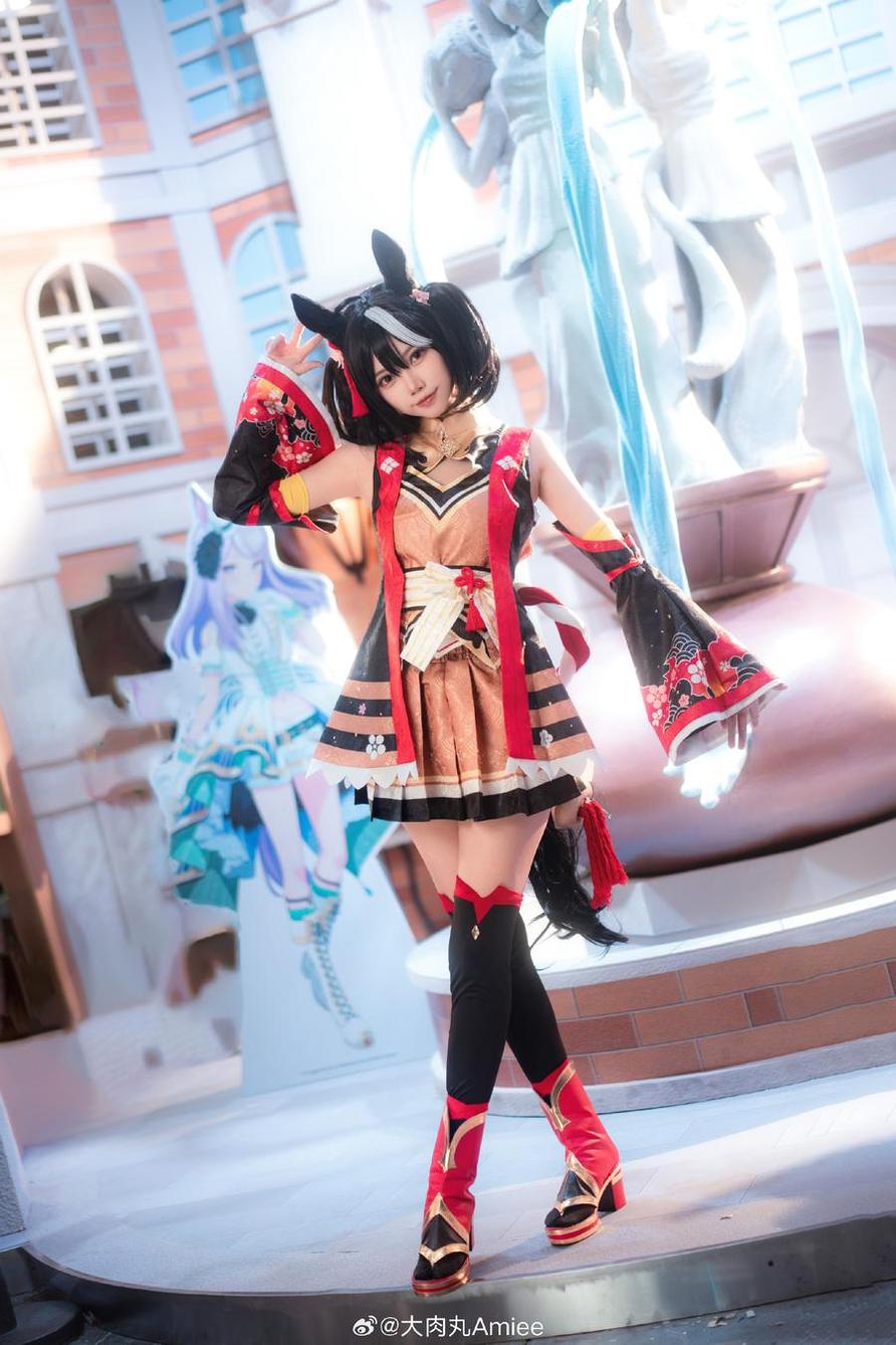 来一组大肉丸amiee微博cos作品吧！精美照片等你欣赏