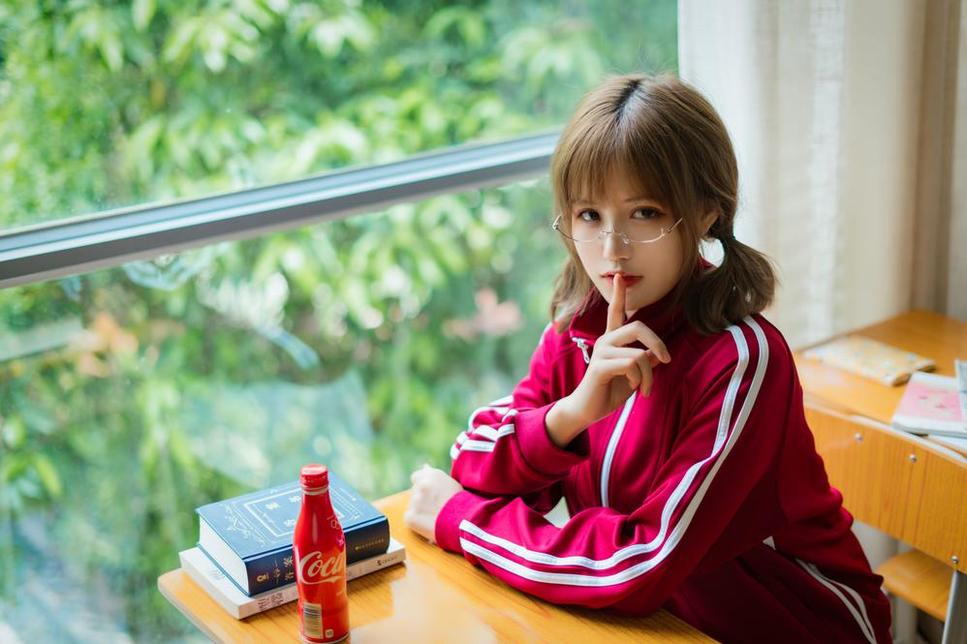 小仓千代摄影高清图：将你带入梦幻世界