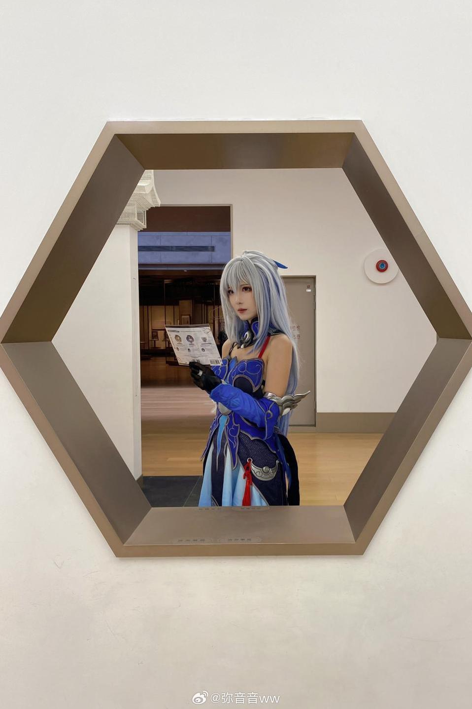 坚持四年不懈努力！弥音音蔷薇最新cos作品曝光