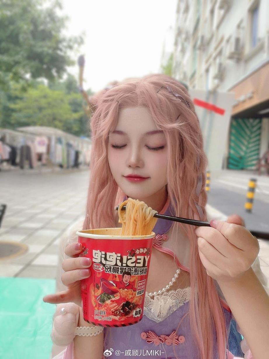 启明星使cos戚顾儿，带来新作品