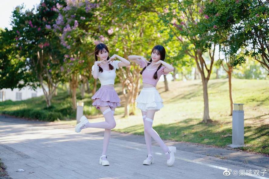 猫女也能超神！果哝双子个人资料揭秘她的神奇原图技能