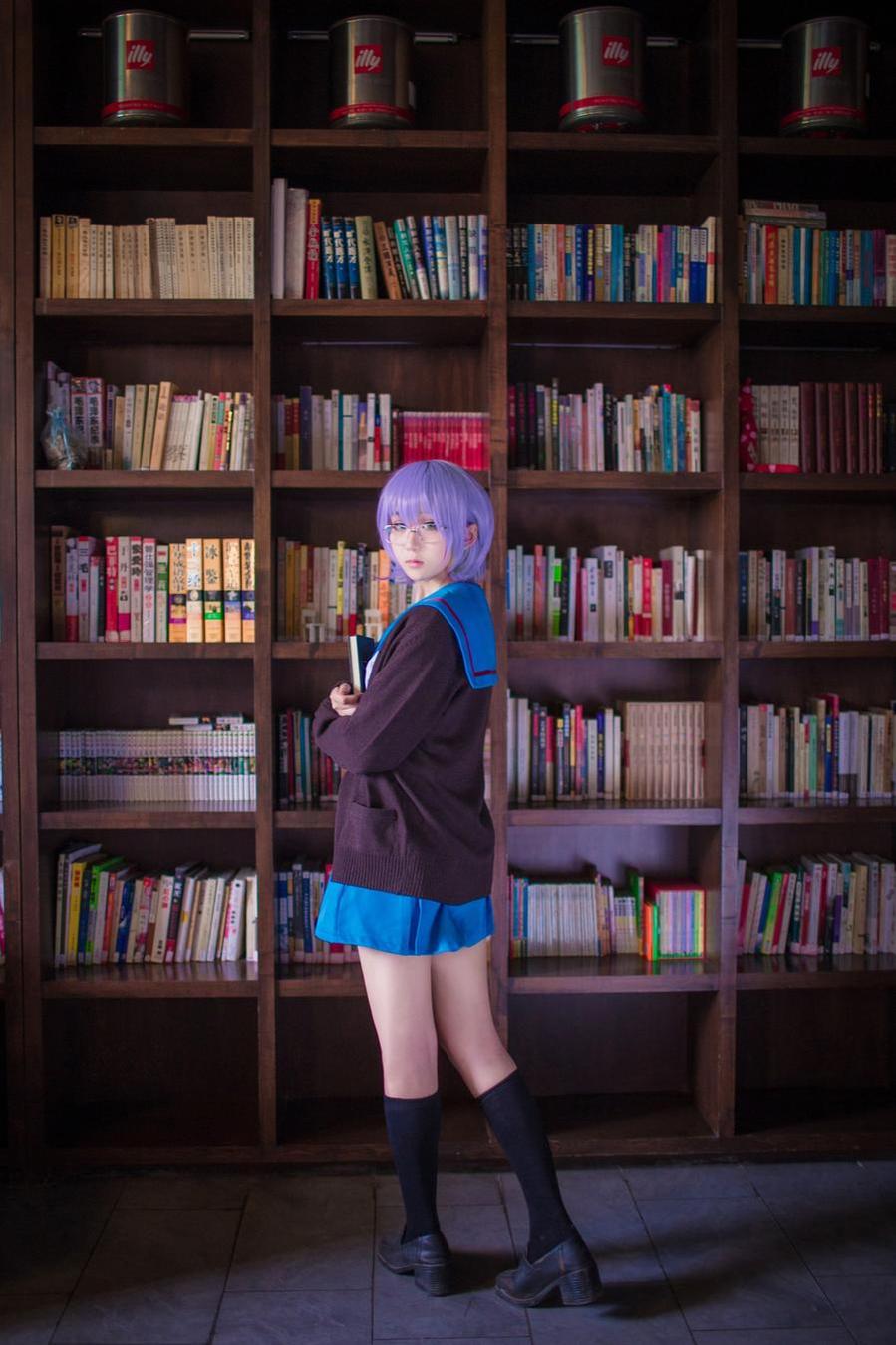 幻想浅野菌子真名照片：梦幻倒影中的双生花！