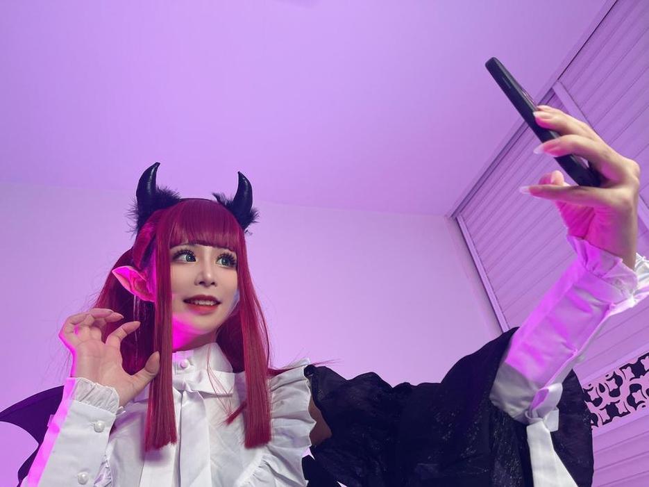 爱老师phd 爱老师phd以前的微博名:cosplay照片更新,引领潮流风向