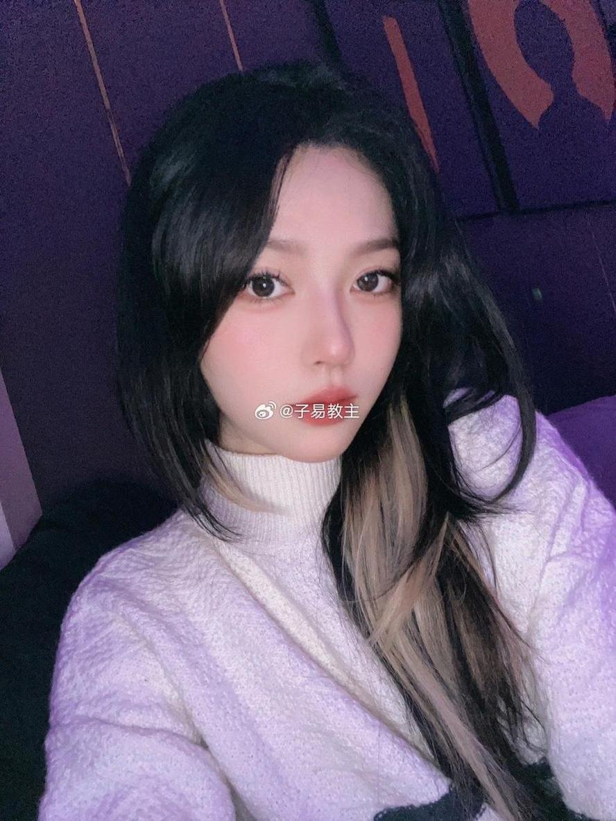 白易子教主 饮水思源,白易子教主火舞为你分享最新的cos作品