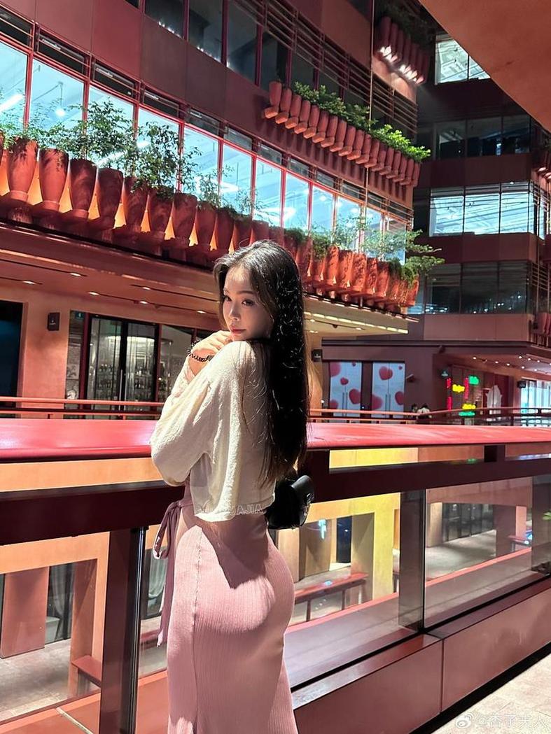 白烨cos 白烨cos图集免费,拥有美图美照,展开美好一天。