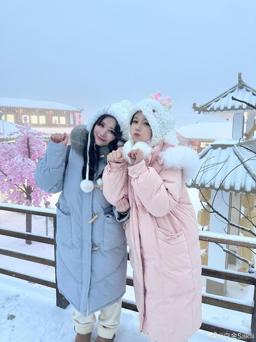 灼热诱惑完美诠释，白金saki的COS作品惊艳上线