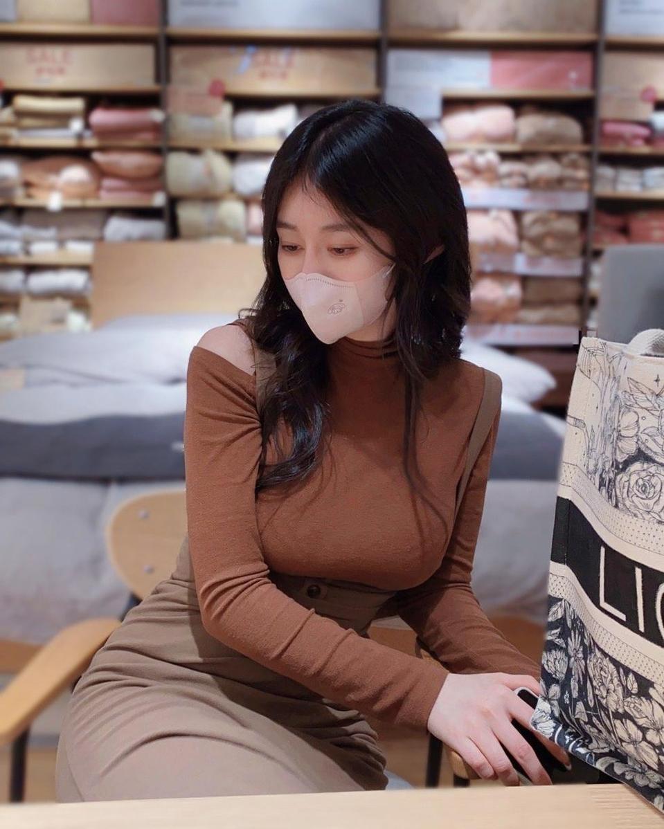 白银81 白银81图片免费看,经典美图不断更新,尽情享受