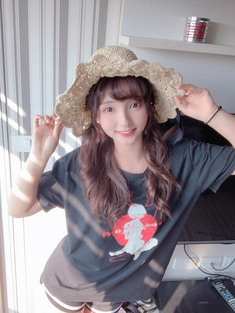 原图神乐坂真冬价位cos，惊艳你的眼球