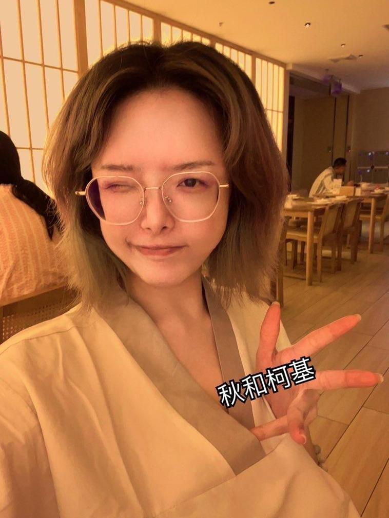 秋和柯基地下拳击套图中的照片，无需解释，定制你的专属经典。