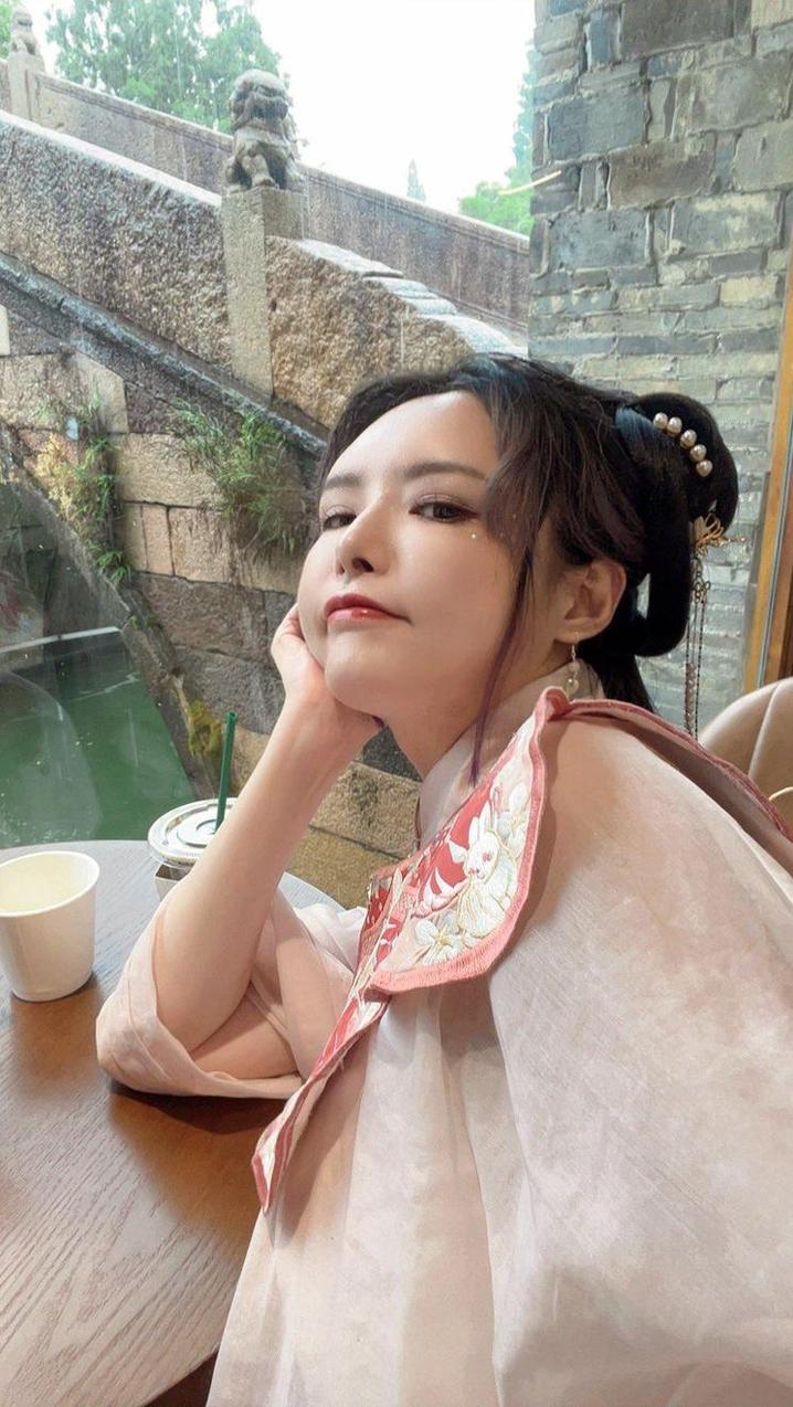 大开眼界：秋和柯基魔女的晚餐图片独一无二的作品