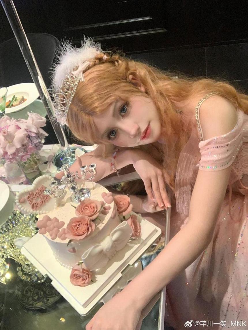 用镜头记录美好瞬间，老葡和芊川一笑的最新摄影作品