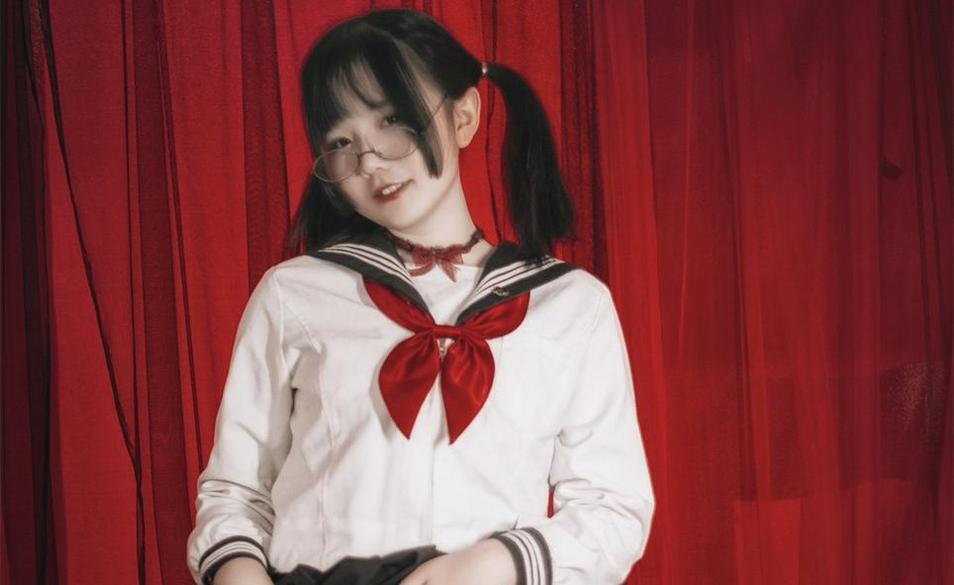 阿半今天很开心小猫gif，在直播中与你分享最美的照片