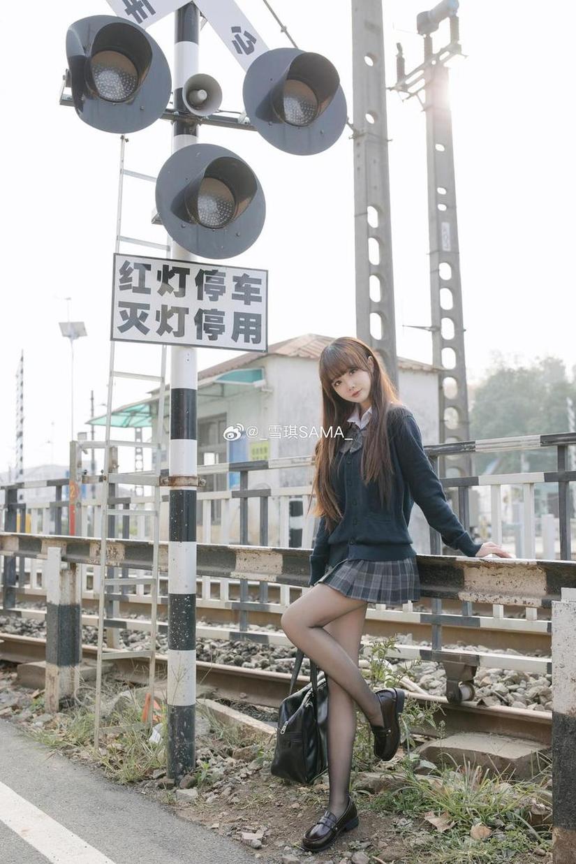 雪琪sama 告诉你的朋友雪琪sama黑历史,分享她最华美的图包