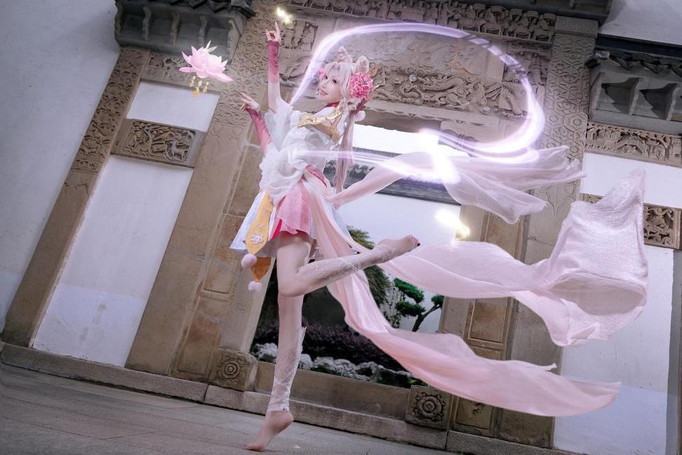 露儿大魔王 露儿大魔王貂蝉的原图大公开