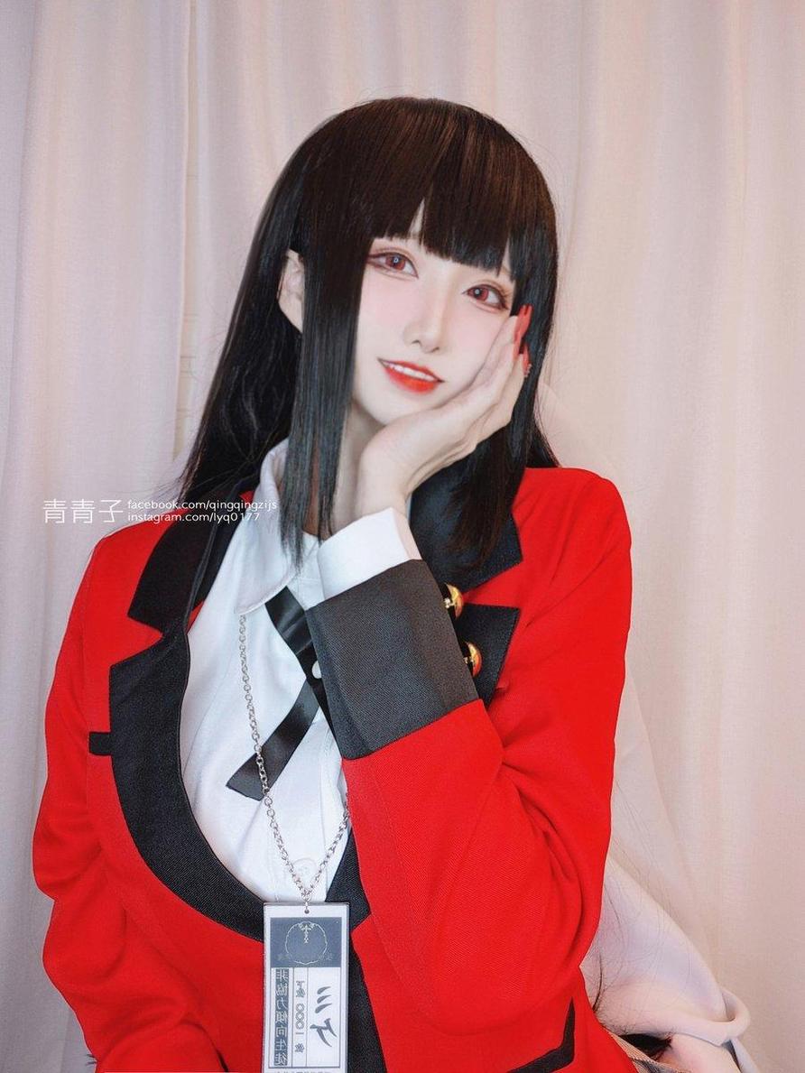 青青子js白色星辰的cosplay合集系列，完美诠释角色的魅力与个性。